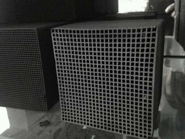 ����̿�������򻯚���һ����̼�ďU��